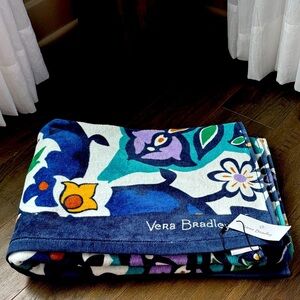 Vera Bradley Lisbon Medallion Cool Oversized beach towel, 100% cotton OEKO-TEX